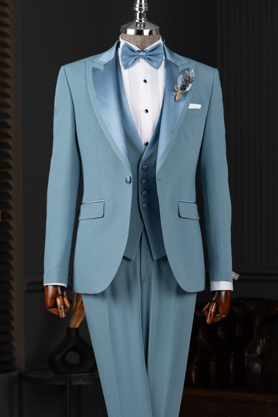 Fashionable Blue 3 Piece Men’s Banquet Prom Suit with Satin Lapel