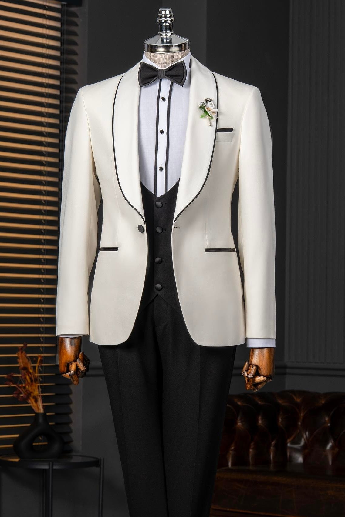 Classic White Shawl Lapel 3 Piece Wedding Suits with Black Waistcoat Pants