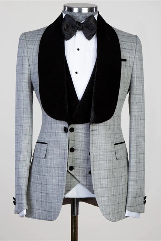 Newest Light Gray Plaid Three Pieces Prom Suits With Black Velvet Lapel