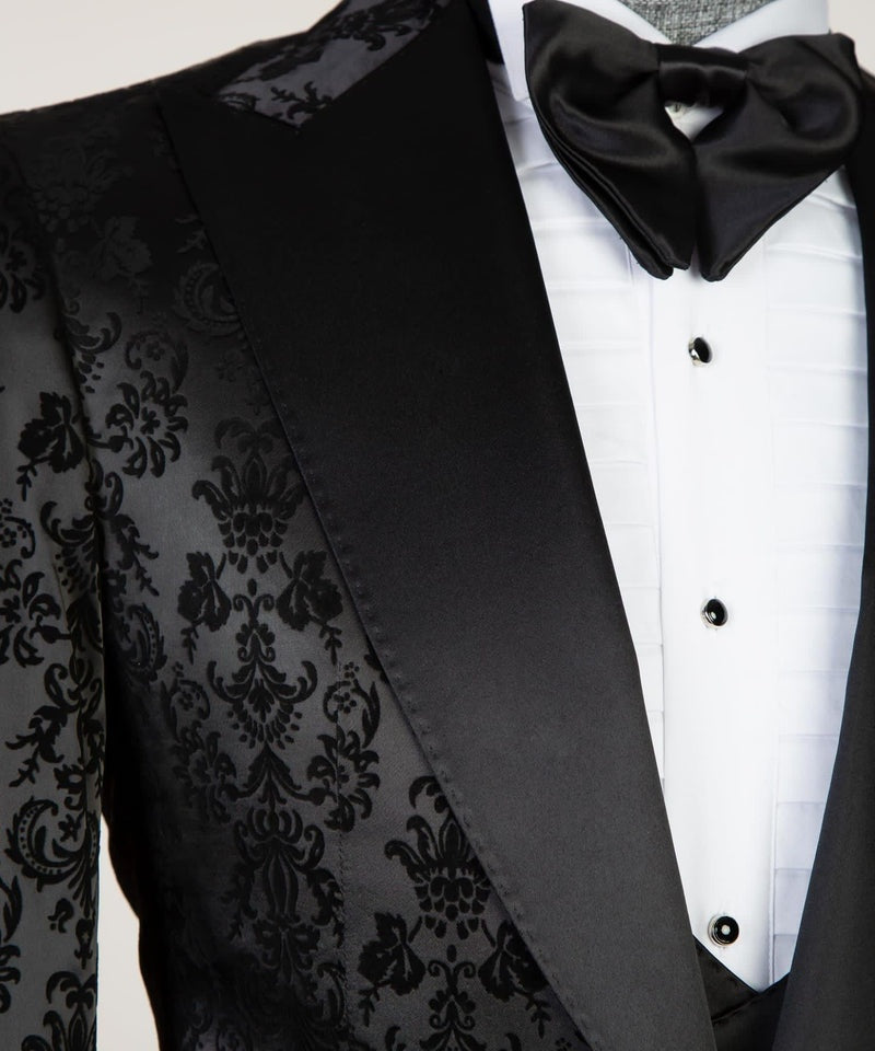 New Arrival Black Jacquard 3 Pieces Prom Suits With Satin Lapel
