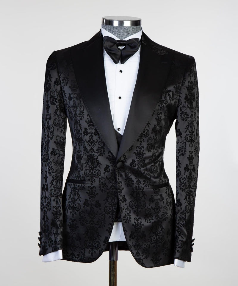 New Arrival Black Jacquard 3 Pieces Prom Suits With Satin Lapel