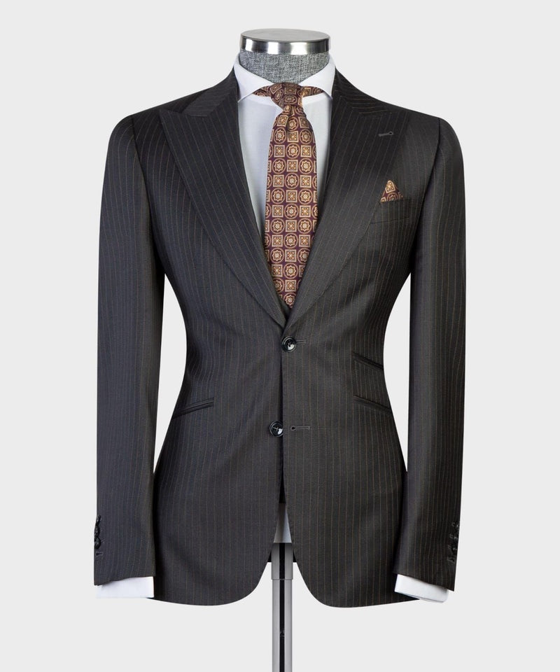 Close Fitting Dark Gray 3 Pieces Pinstriped Business Men Suits