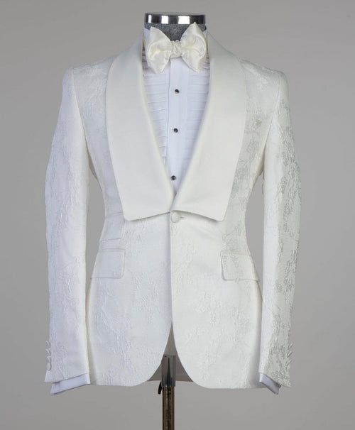 Beautiful Off-white Jacquard 3 Pieces Shawl Lapel Prom Suits