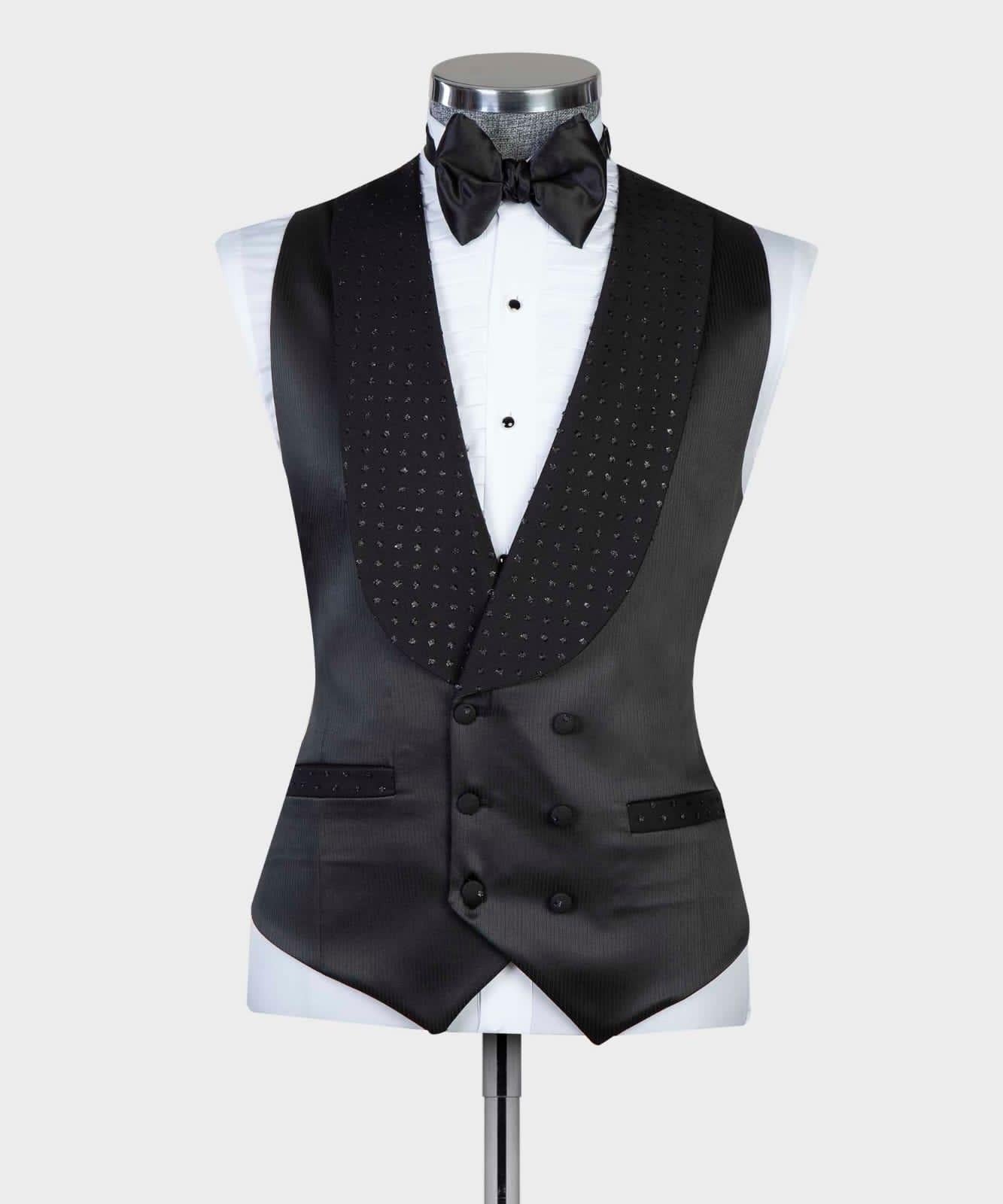 Elegant Black Three Pieces Shawl Lapel Close Fitting Prom Suits