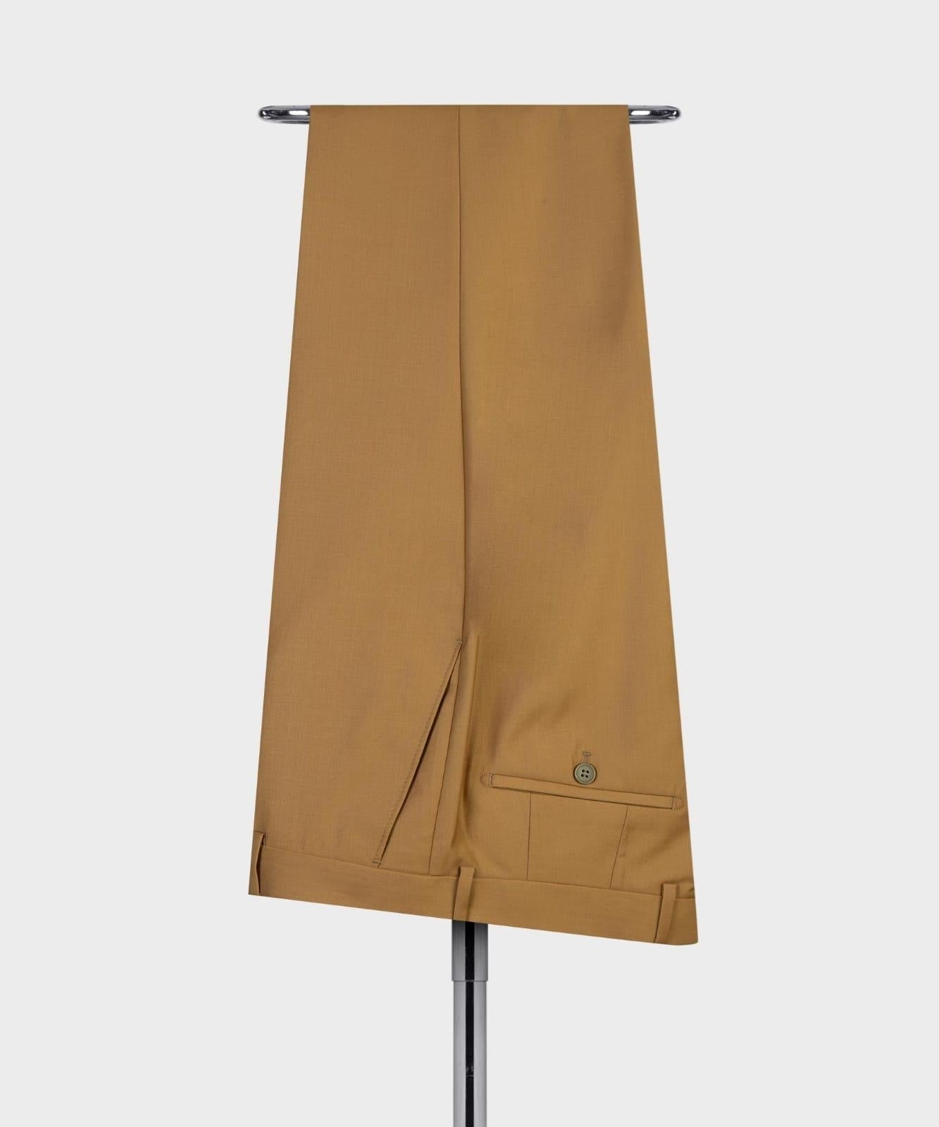 Popular Light Brown Double Breasted Peaked Lapel Business Suits