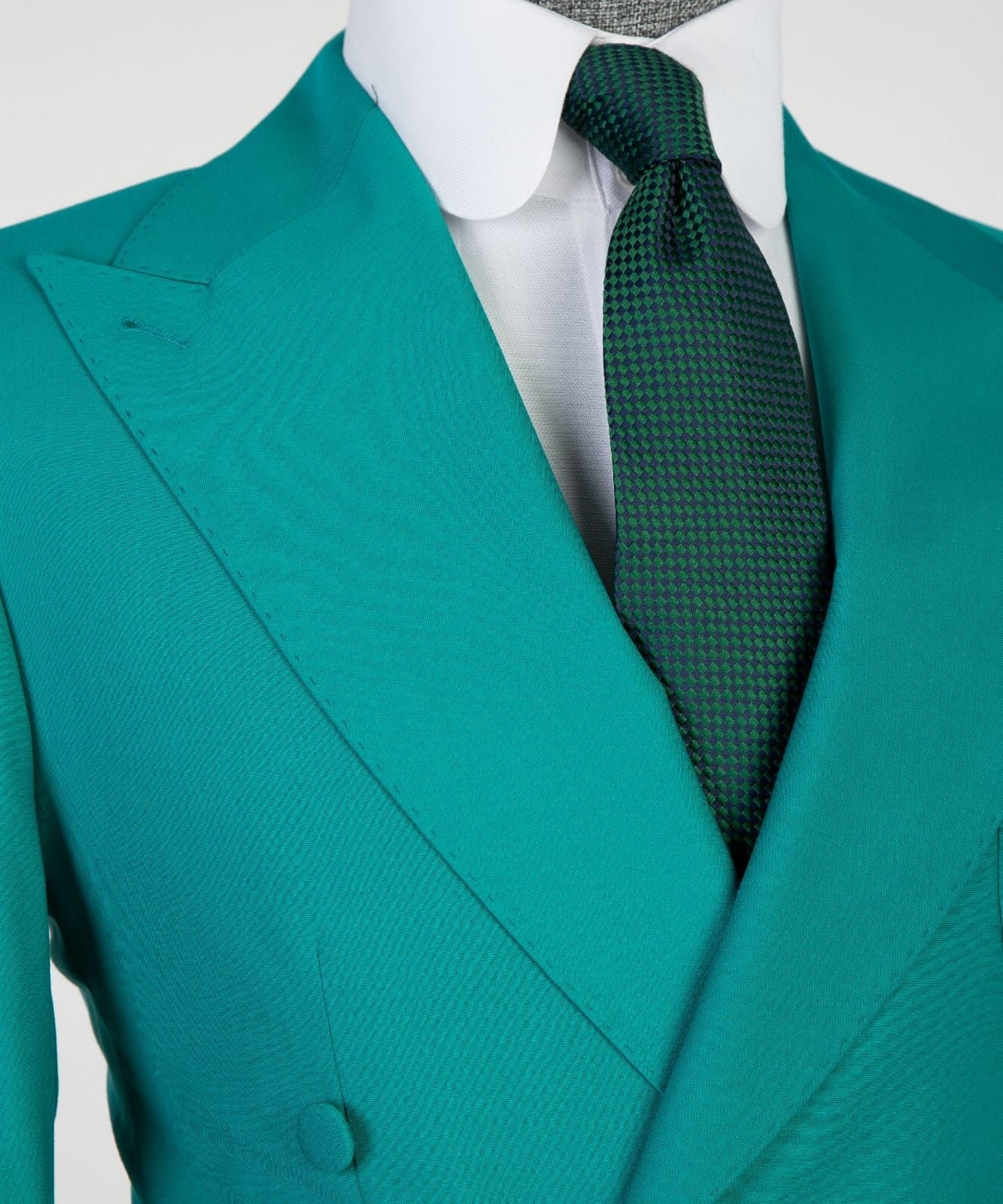Glamorous Green Double Breasted Slim Fit Prom Suits