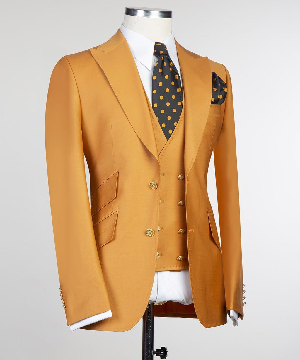 Elegant Light Brown Three Pieces Peaked Lapel Prom Suits With Waistcoat