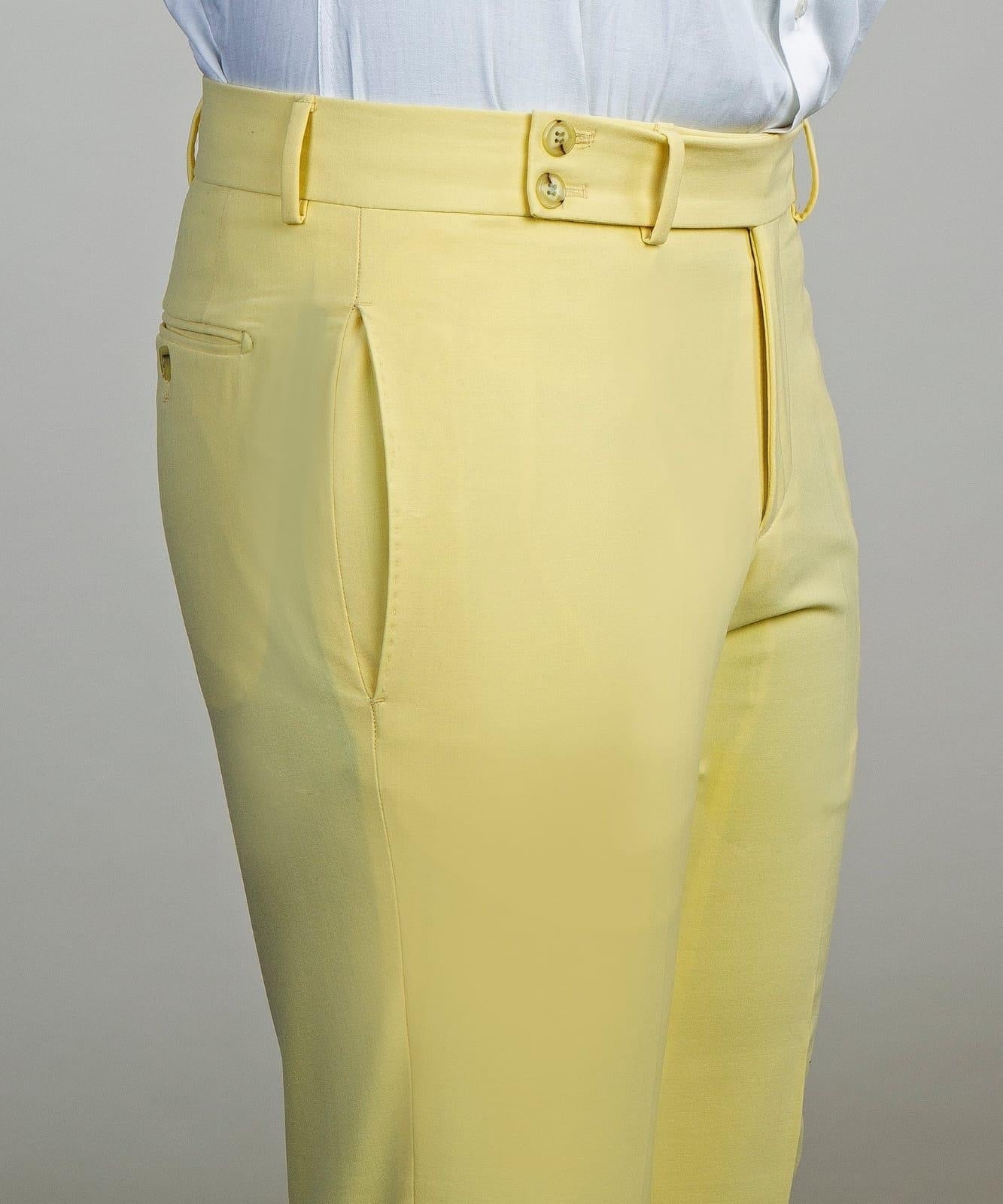 Trendy Yellow Peaked Lapel Slim Fit Double Breasted Prom Suits