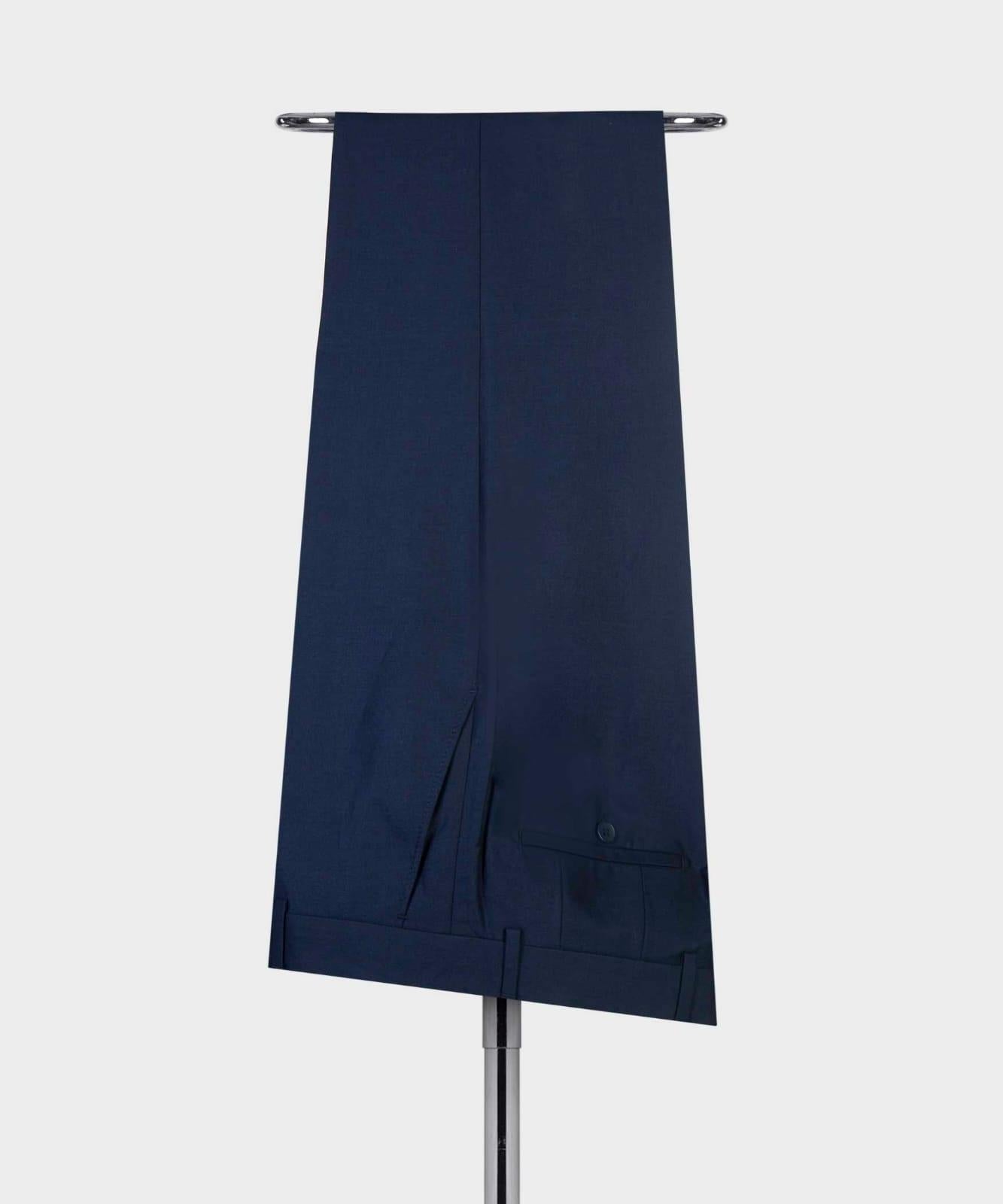 Classic Navy Peaked Lapel Double Breasted Business Suits