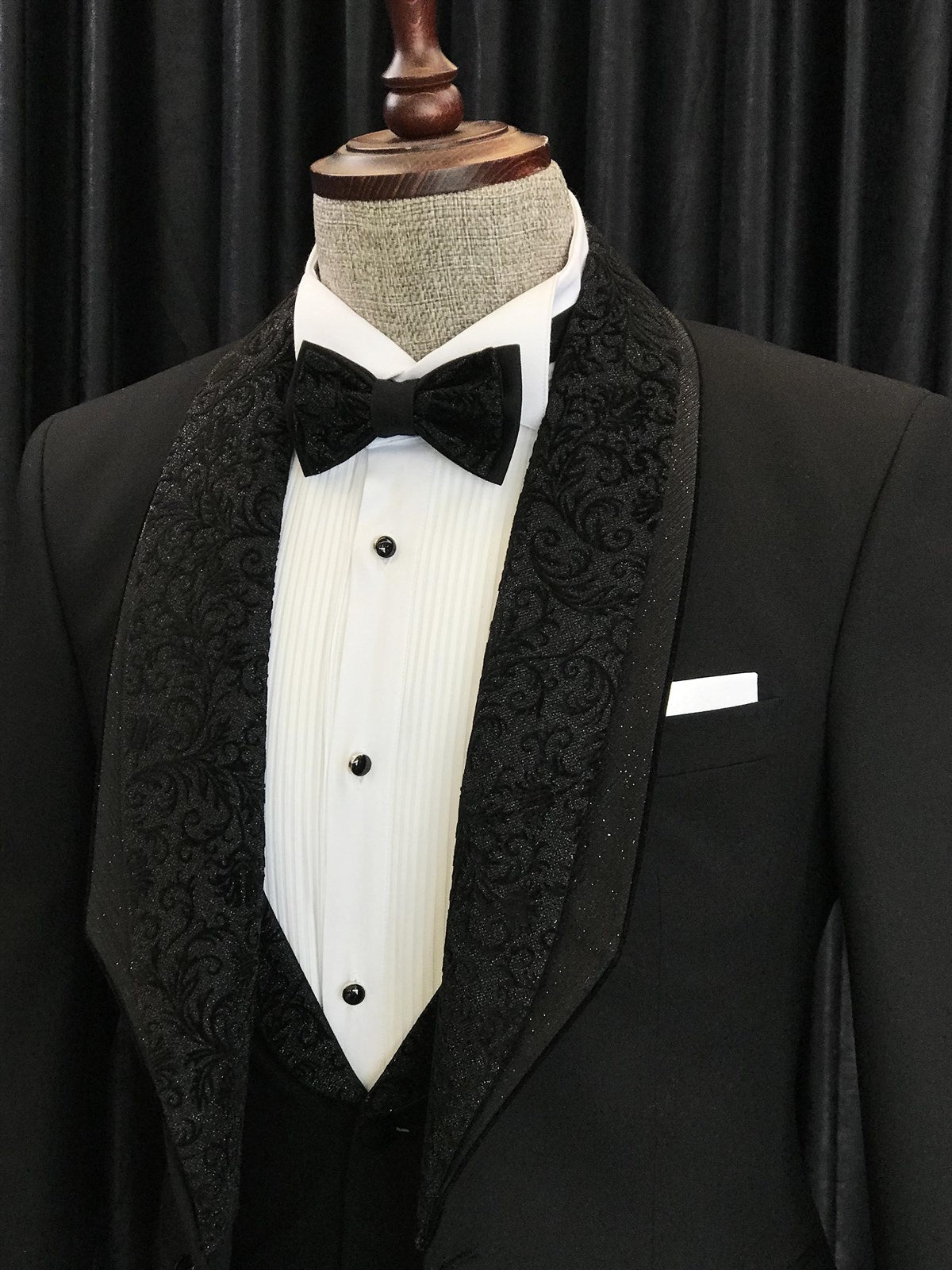 Handsome Black 3 Pieces Slim Fit Prom Suits With Jacquard Shawl Lapel