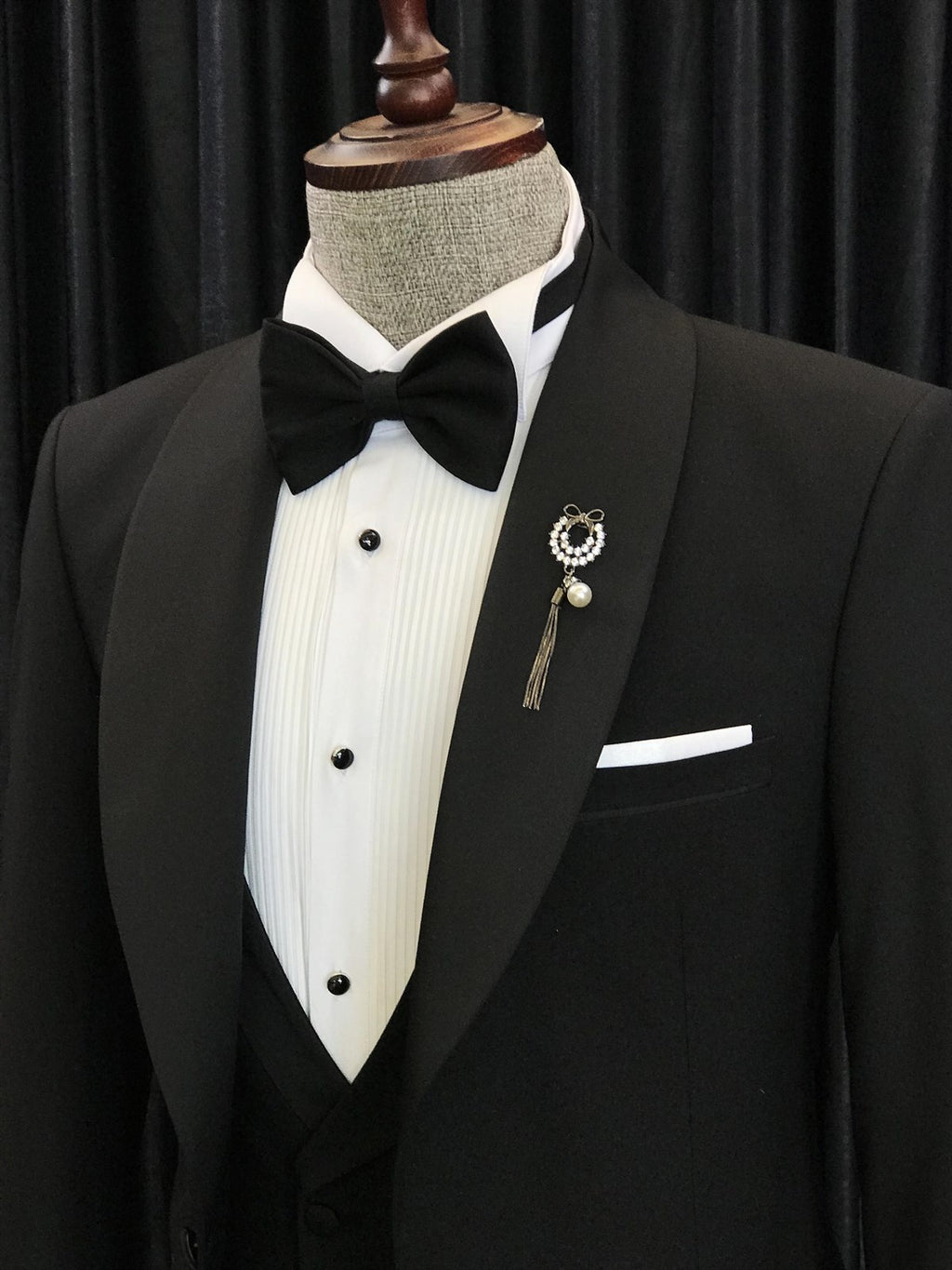 Classical Black Three Pieces Shawl Lapel Wedding Suits