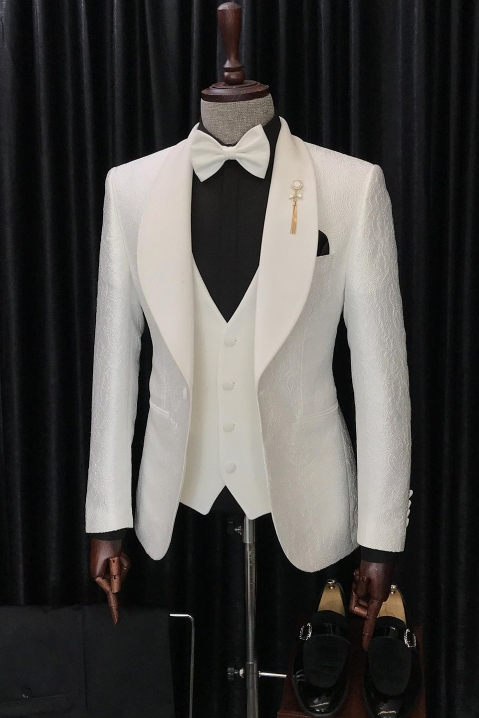 Modern White Jacquard 3 Pieces Best Fitted Wedding Men Suits