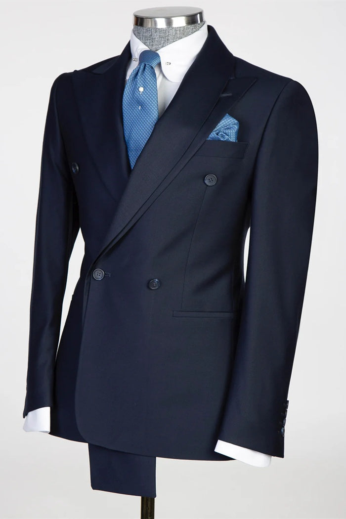 Trendy Navy Blue Peaked Lapel Double Breasted Prom Suits