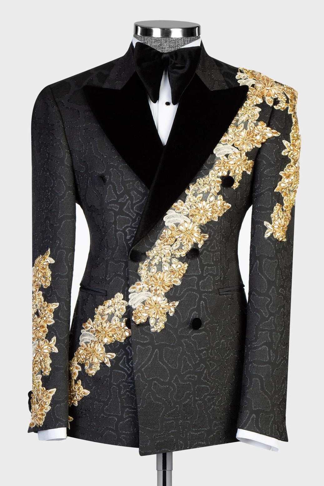 Fancy Black Jacquard Gold Beadings Appliques Men’s Suit With Velvet Lapel