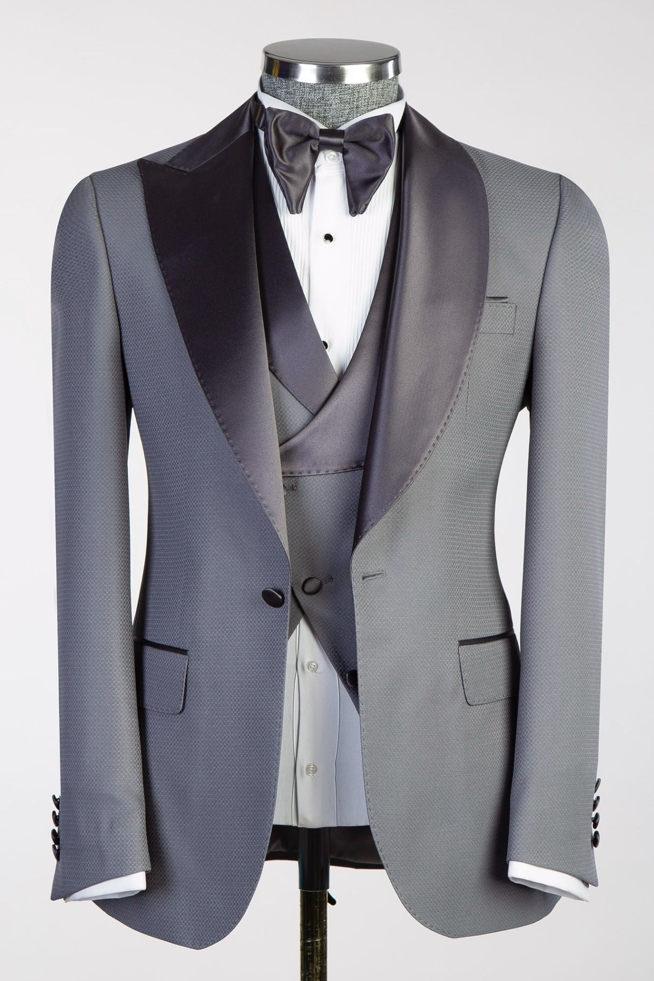 Trendy Dark Gray 3 Piece Peaked & Shawl Lapel Men’s Suit For Prom