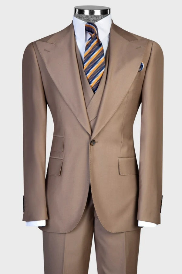 Trendy Brown Peaked Lapel Three Pieces Business Suits