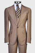 Trendy Brown Peaked Lapel Three Pieces Business Suits