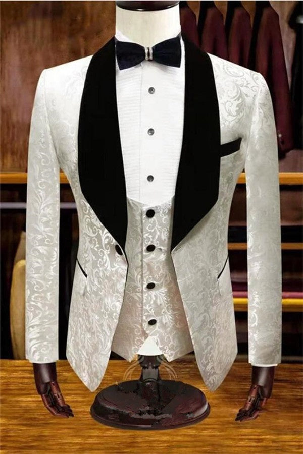 Trendy Off-white Jacquard 3 Pieces Prom Suits With Velvet Shawl Lapel