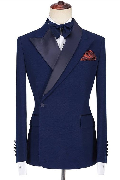 Dark Navy Peaked Lapel Stylish Men Suits for Prom