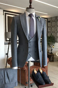 Trendy Gray 3 Pieces Peaked Lapel Business Men Suits