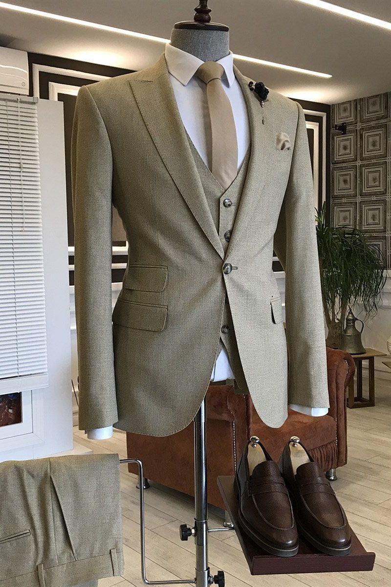 Chic Light Brown 3-Pieces Peaked Lapel Business Men Suits