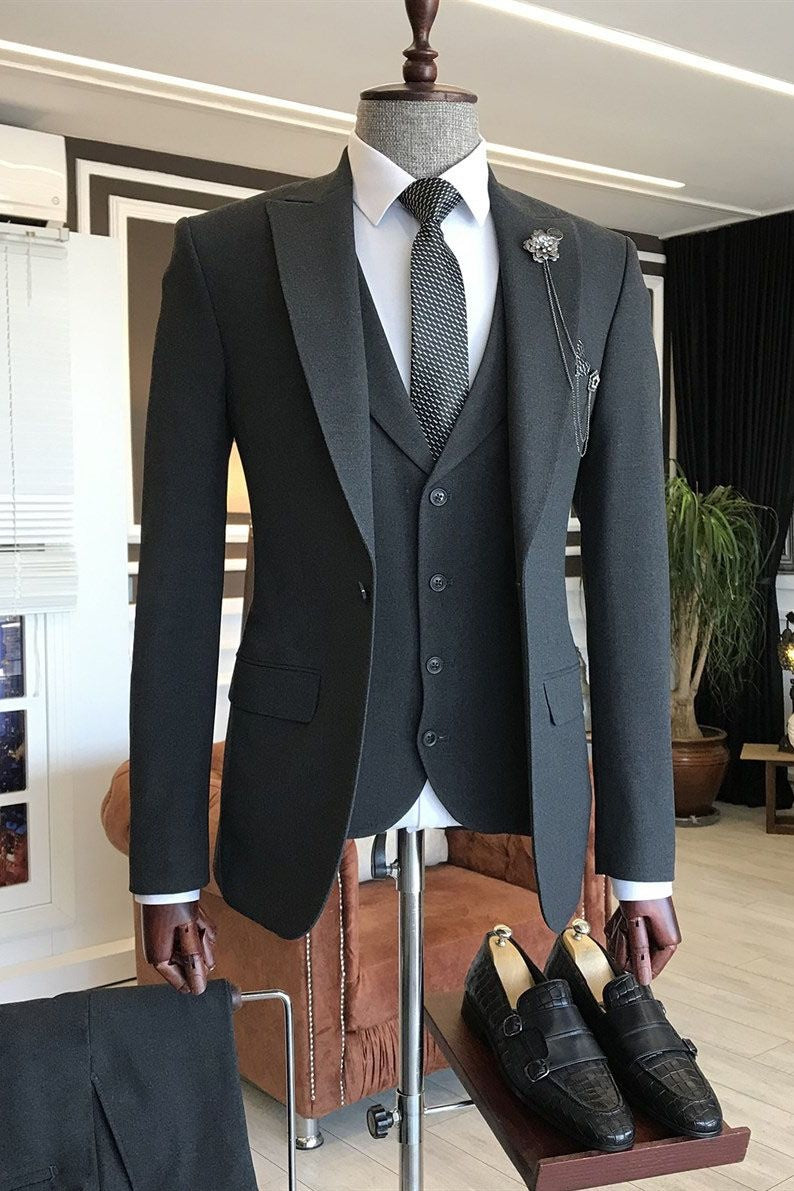 Traditional Black 3-Pieces Slim Fit Bespoke Men Suits For Business