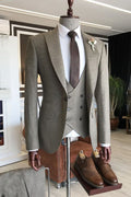 Hot Light Brown 3-Pieces Peaked Lapel Slim Fit Business Men Suits