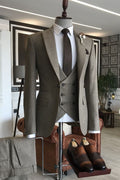 Elegant Dark Brown Peaked Lapel 3 Pieces Men Suits For Business