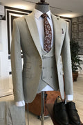 Fashion Light Gray Small Plaid Peaked Lapel 3 Flaps Business Men Suits