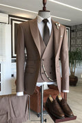Wonderful Brown 3-pieces Slim Fit Peaked Lapel Business Men Suits