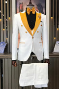 Charming White Jacquard Three Pieces Prom Suits White Gold Peaked Lapel
