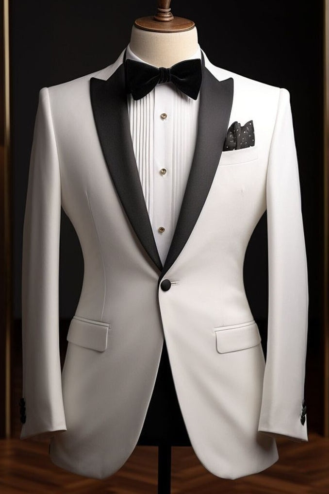 Stylish White Close Fitting Peaked Lapel Wedding Suits