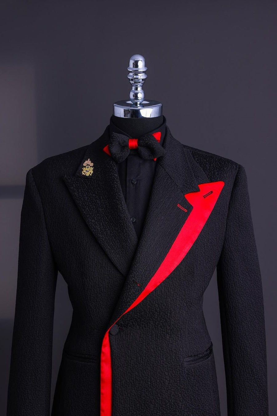 Special Black Jacquard Peaked Lapel Slim Fit Prom Suits