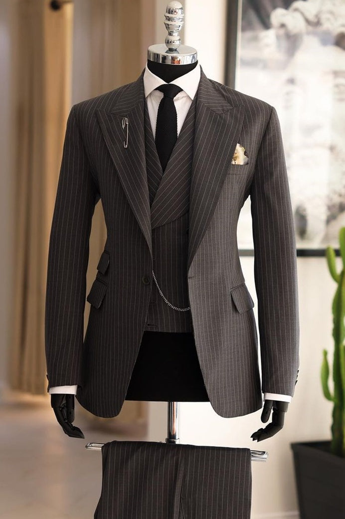 Formal Coffee Peaked Lapel Three Pieces Striped Business Suits