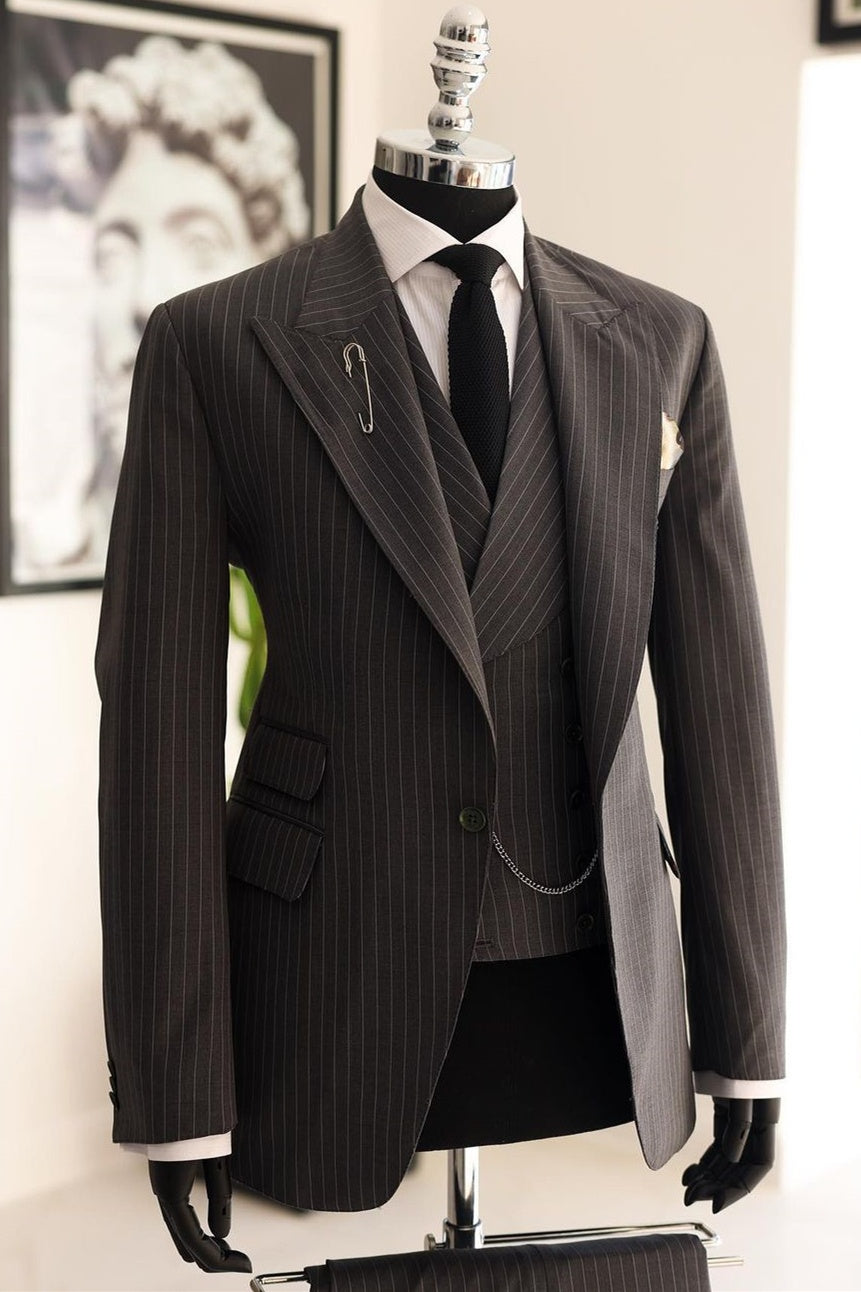 Formal Coffee Peaked Lapel Three Pieces Striped Business Suits