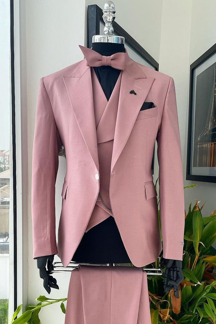 Trendy Dusty Pink Peaked Lapel Three Pieces Prom Suits