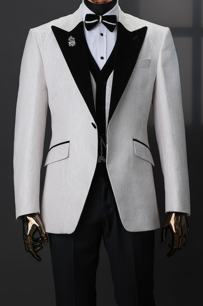 Stylish White Jacquard 3 Pieces Wedding Suit for Groom